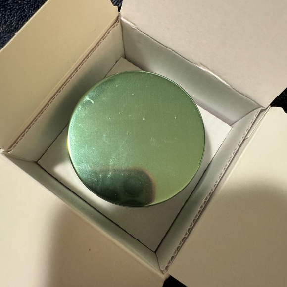 Chantecaille cream - Picture 2 of 3